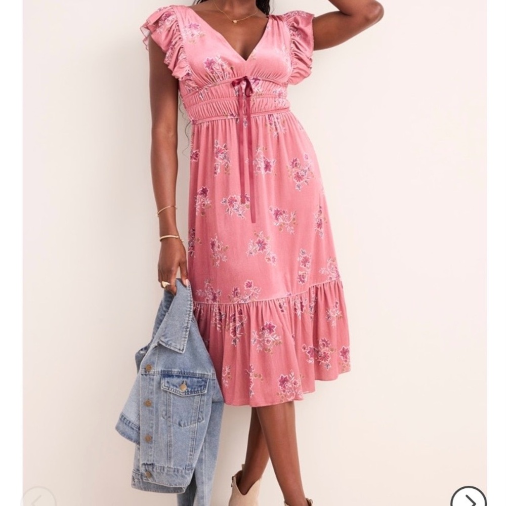 *BRAND NEW* Francesca's Collections Jessie Flutter Sleeve Floral Midi Dress